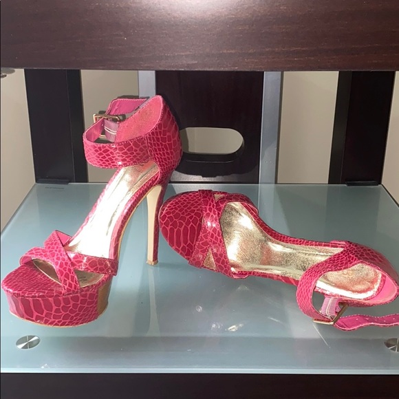 Pink snake skin like scandal heels - Picture 4 of 4